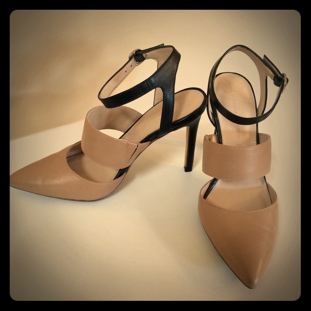 Banana Republic Black and Tan Heels